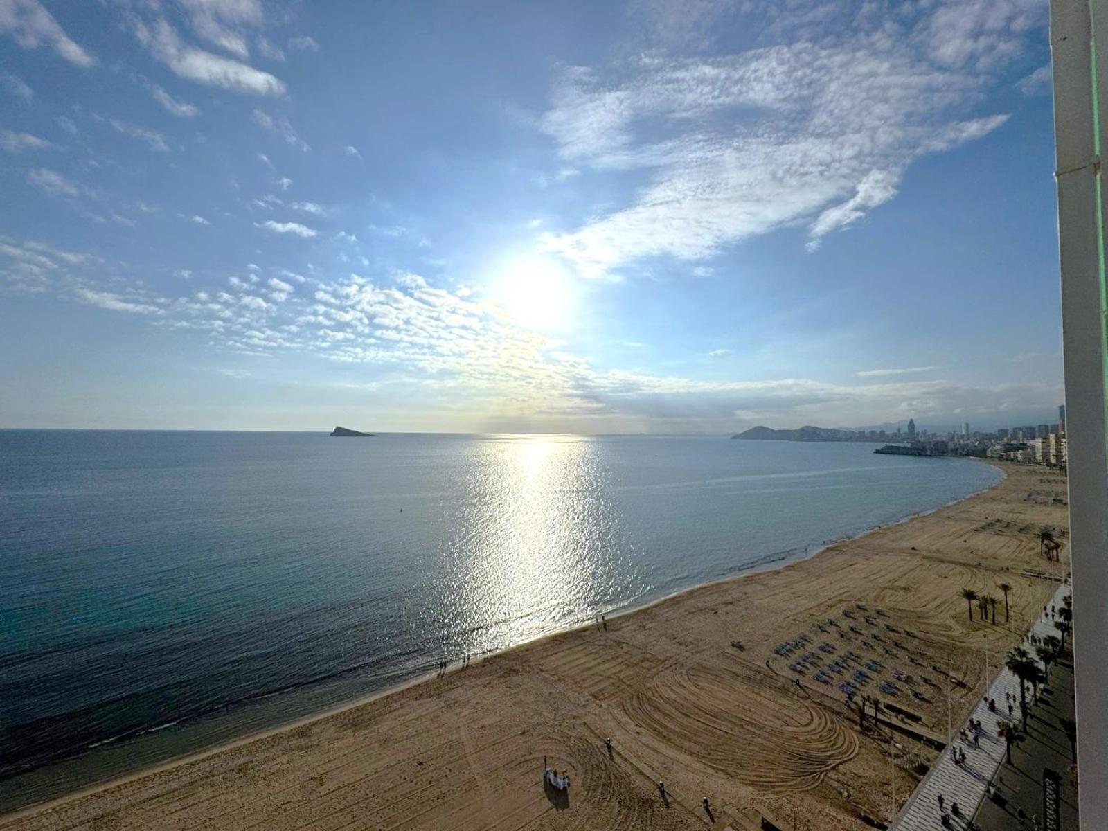 Las Damas Benidorm Buitenkant foto